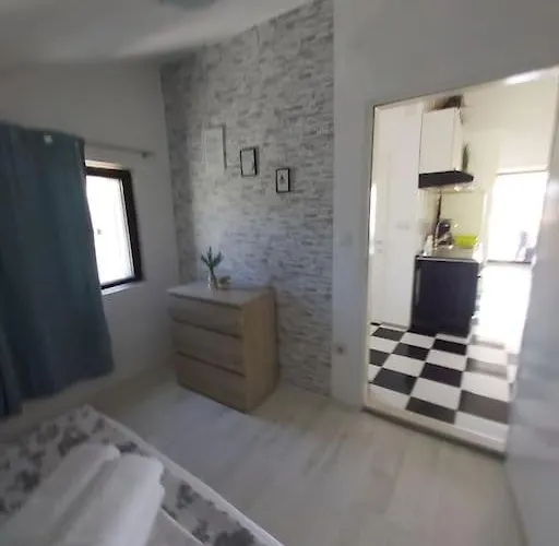 With Swiming Pool * Каштела