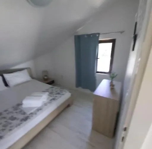 With Swiming Pool Апартаменты Каштела