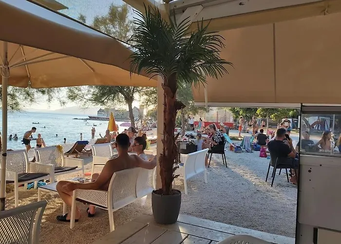 With Swiming Pool Апартаменты Каштела